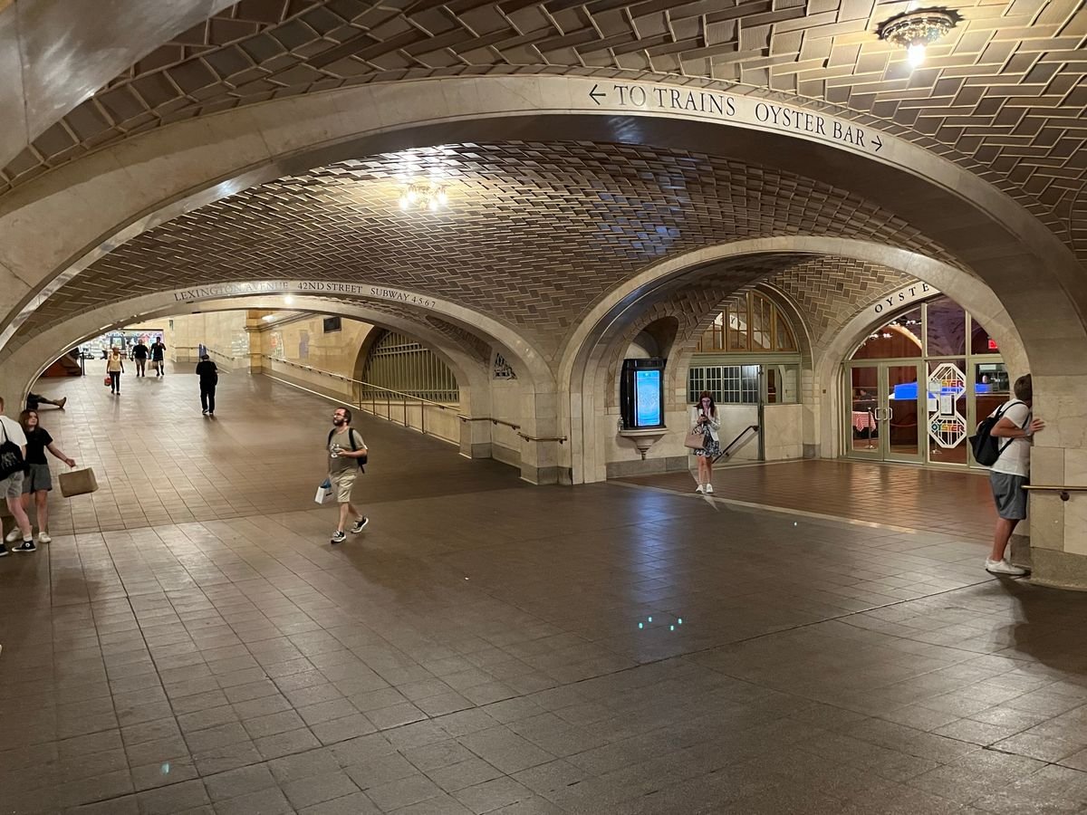 위스퍼링 갤러리 (Whispering Gallery)